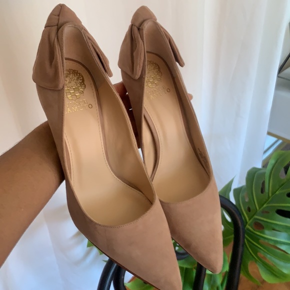 Nude Vince Camuto Pumps EUC - Picture 4 of 8